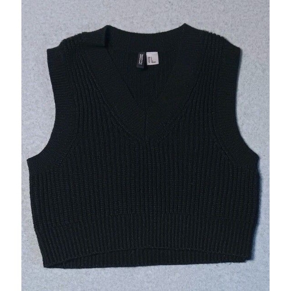 H&M Divided Copped Vneck Ribbed Knit Sweater Vest S Black Preppy Dark Academia